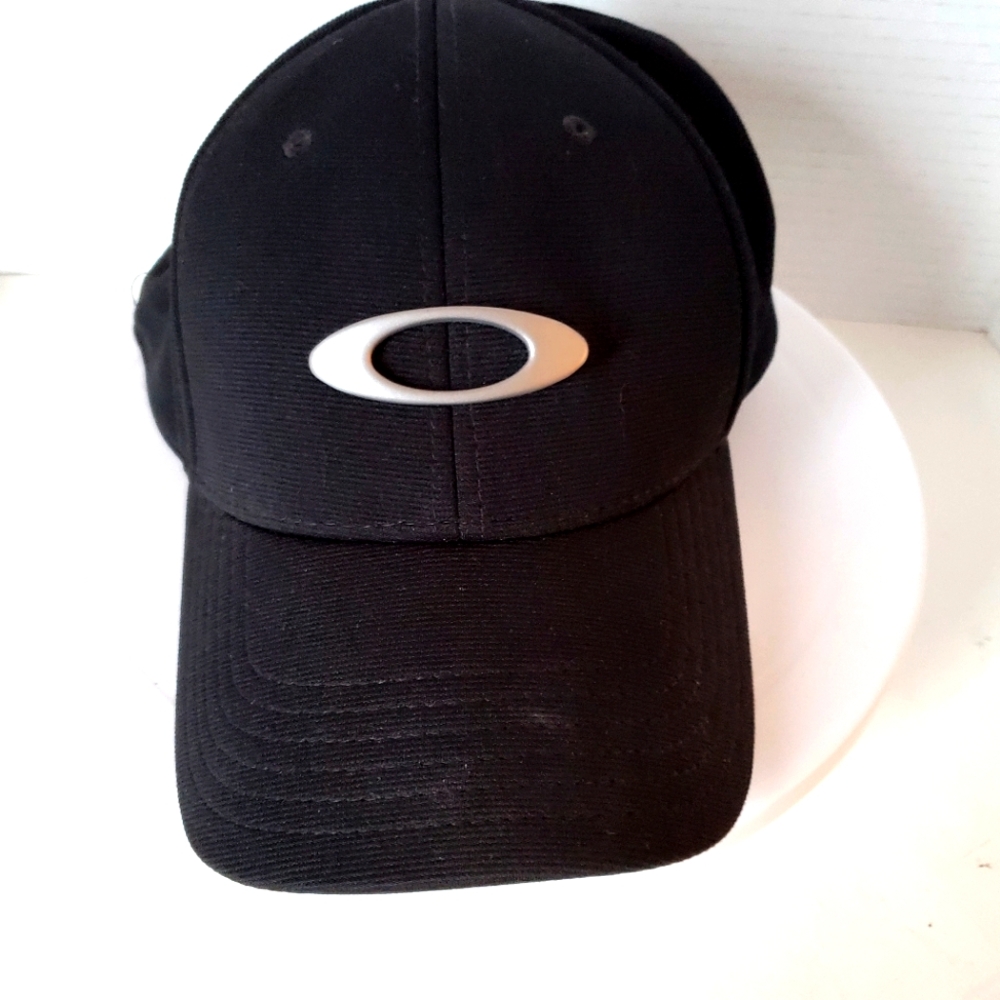 Oakley Black Fabric Ball Cap size L/XL